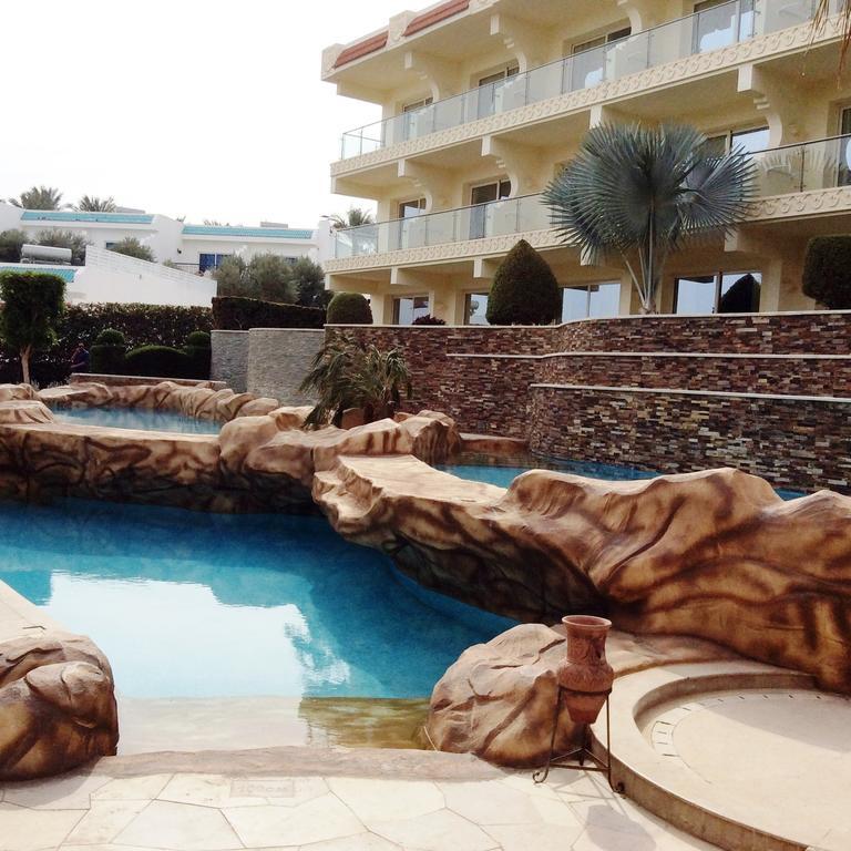 Xperience Sea Breeze Resort (Adults Only) Şarm El-Şeyh Dış mekan fotoğraf The pool at the Mirage